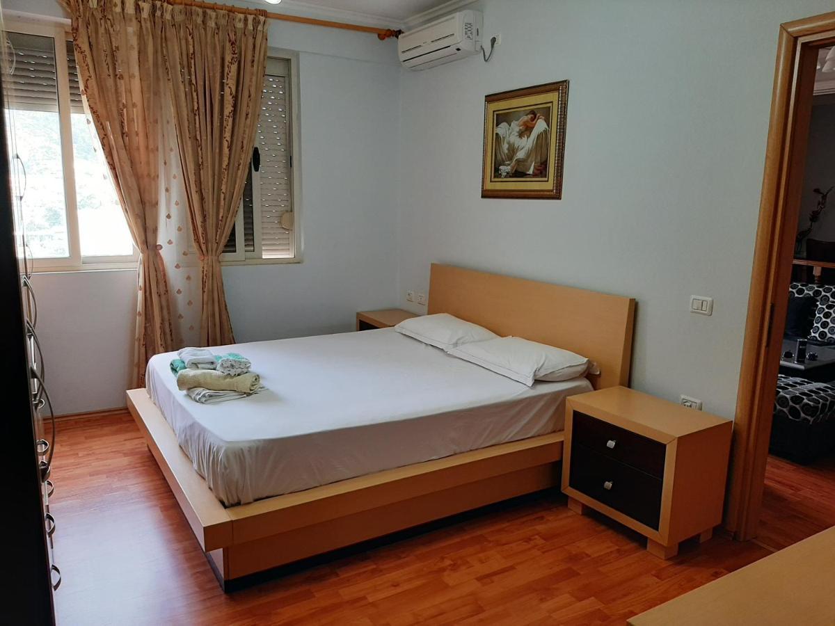 Apartament Egzoni City Center Lägenhet Berat Exteriör bild