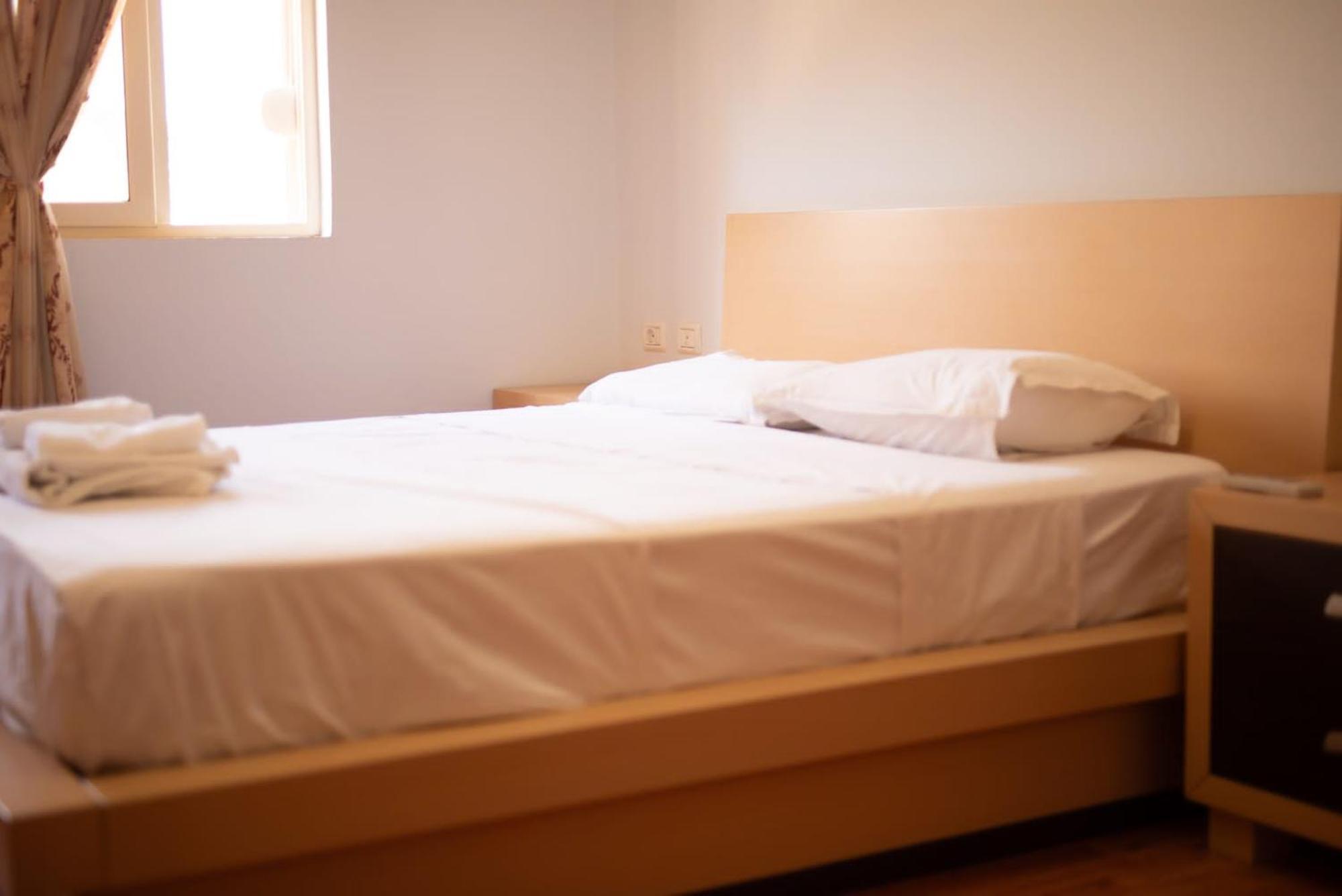 Apartament Egzoni City Center Lägenhet Berat Exteriör bild
