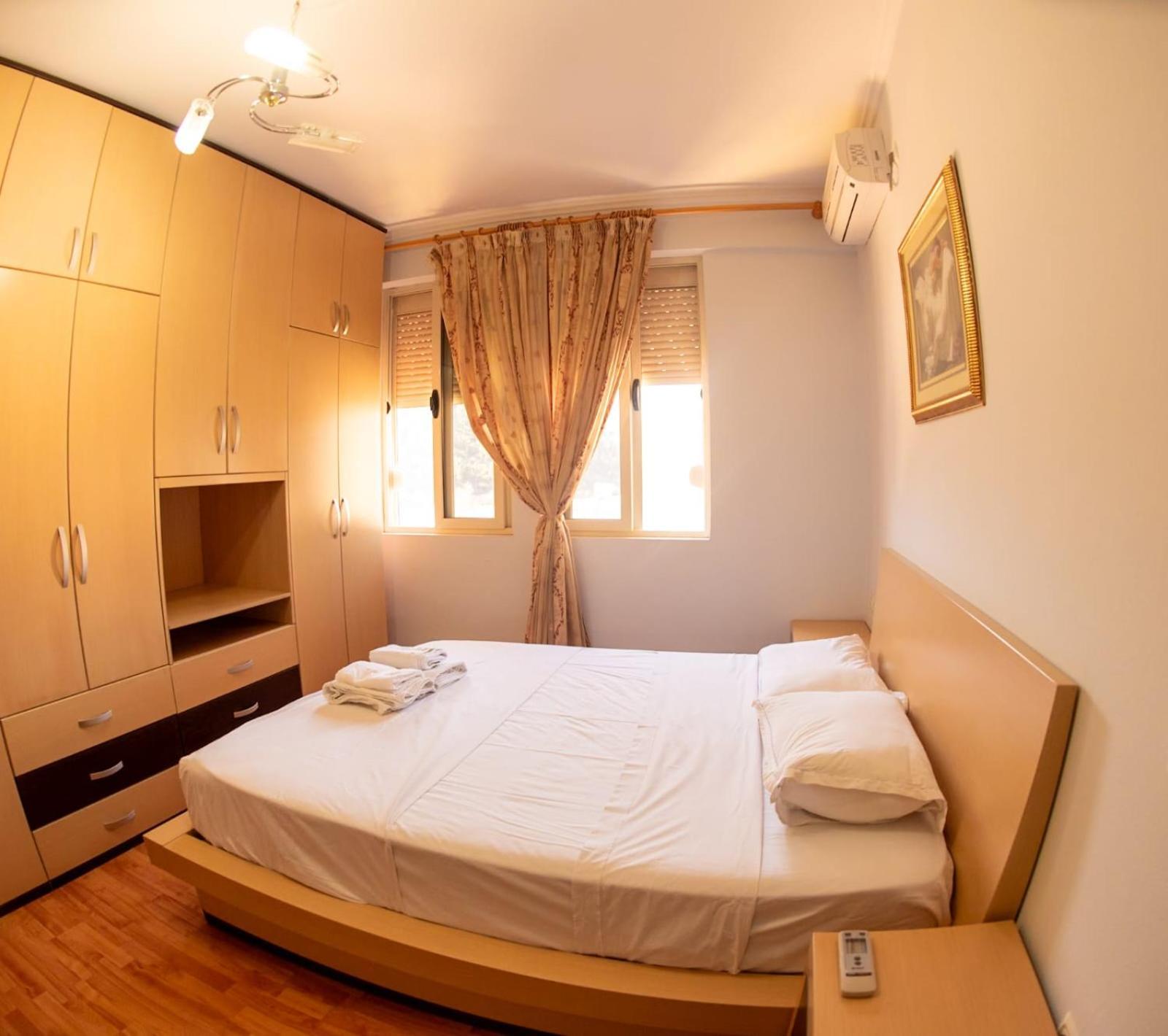 Apartament Egzoni City Center Lägenhet Berat Exteriör bild