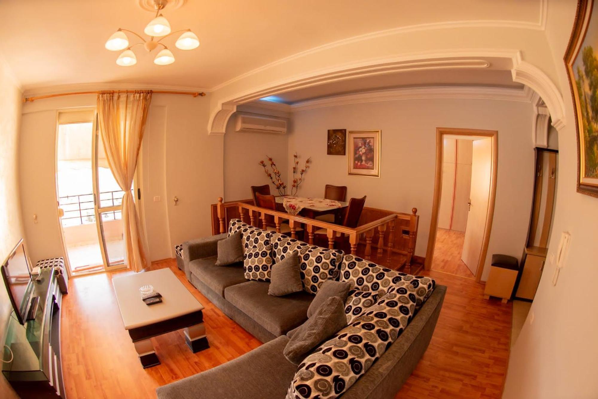 Apartament Egzoni City Center Lägenhet Berat Exteriör bild
